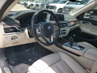 2022 BMW 7 Series 740i