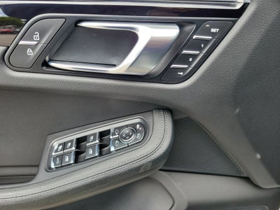 2021 Porsche Macan Base