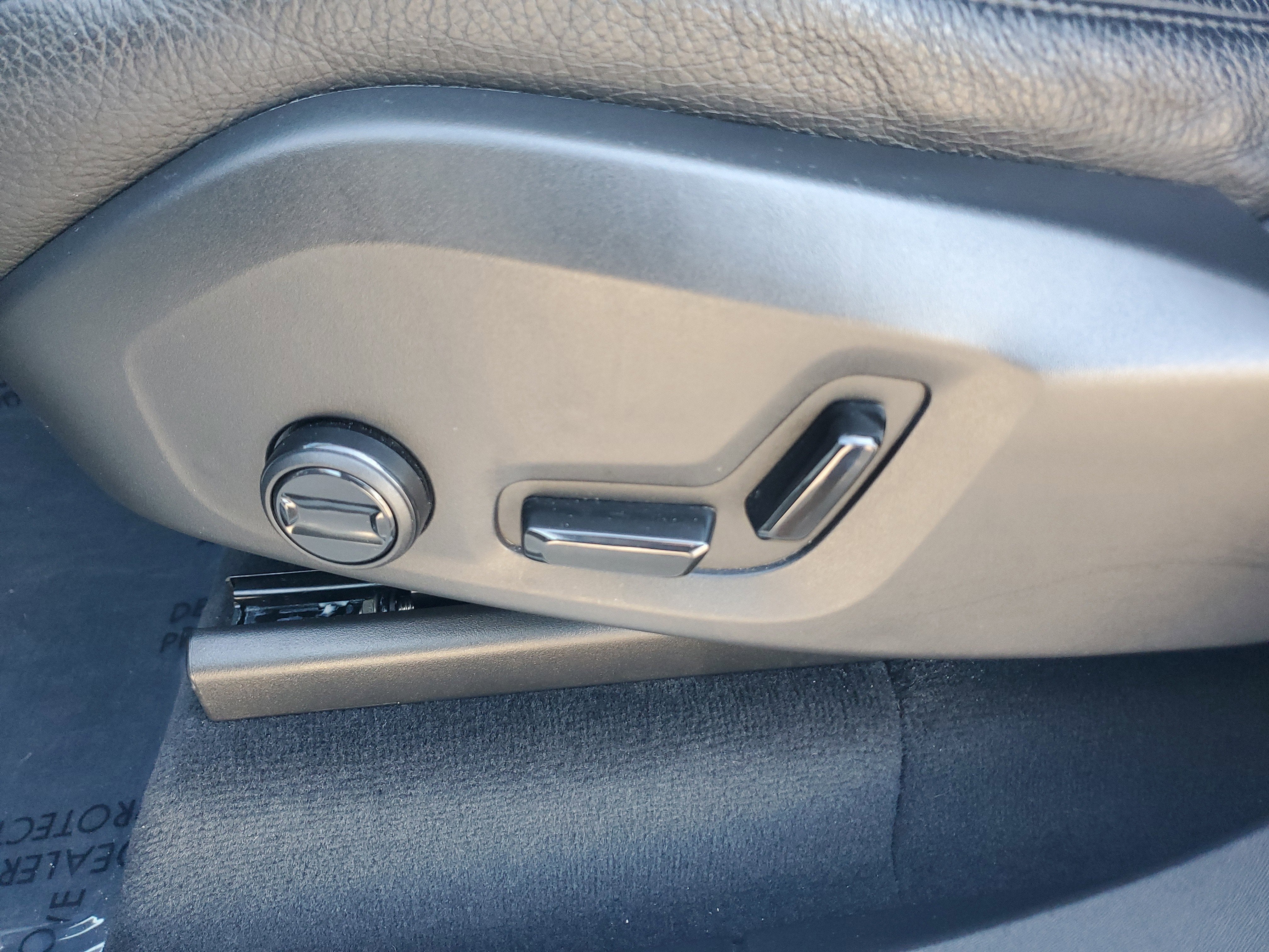 2023 Volvo XC90 Plus 4WD