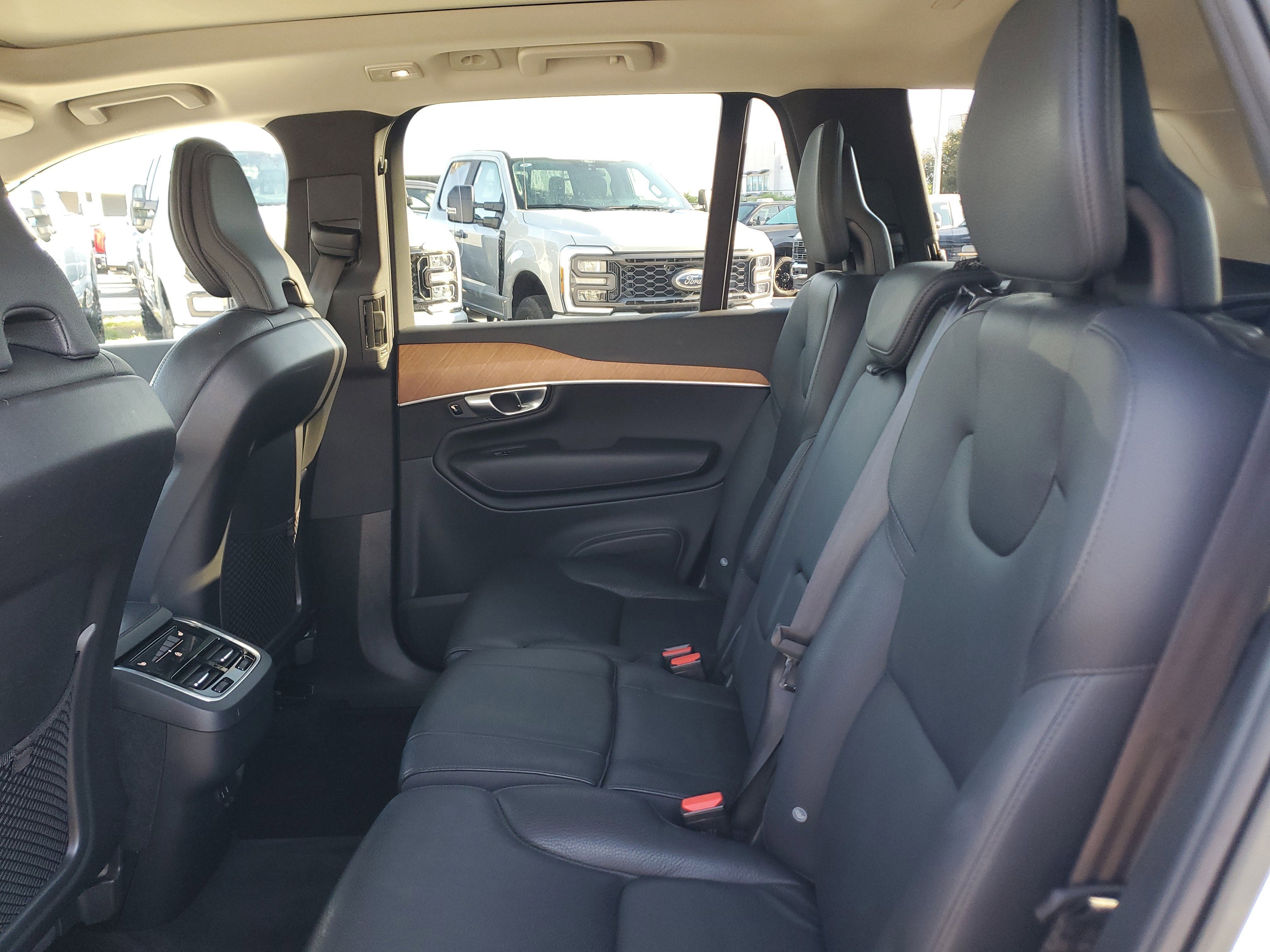 2023 Volvo XC90 Plus 4WD