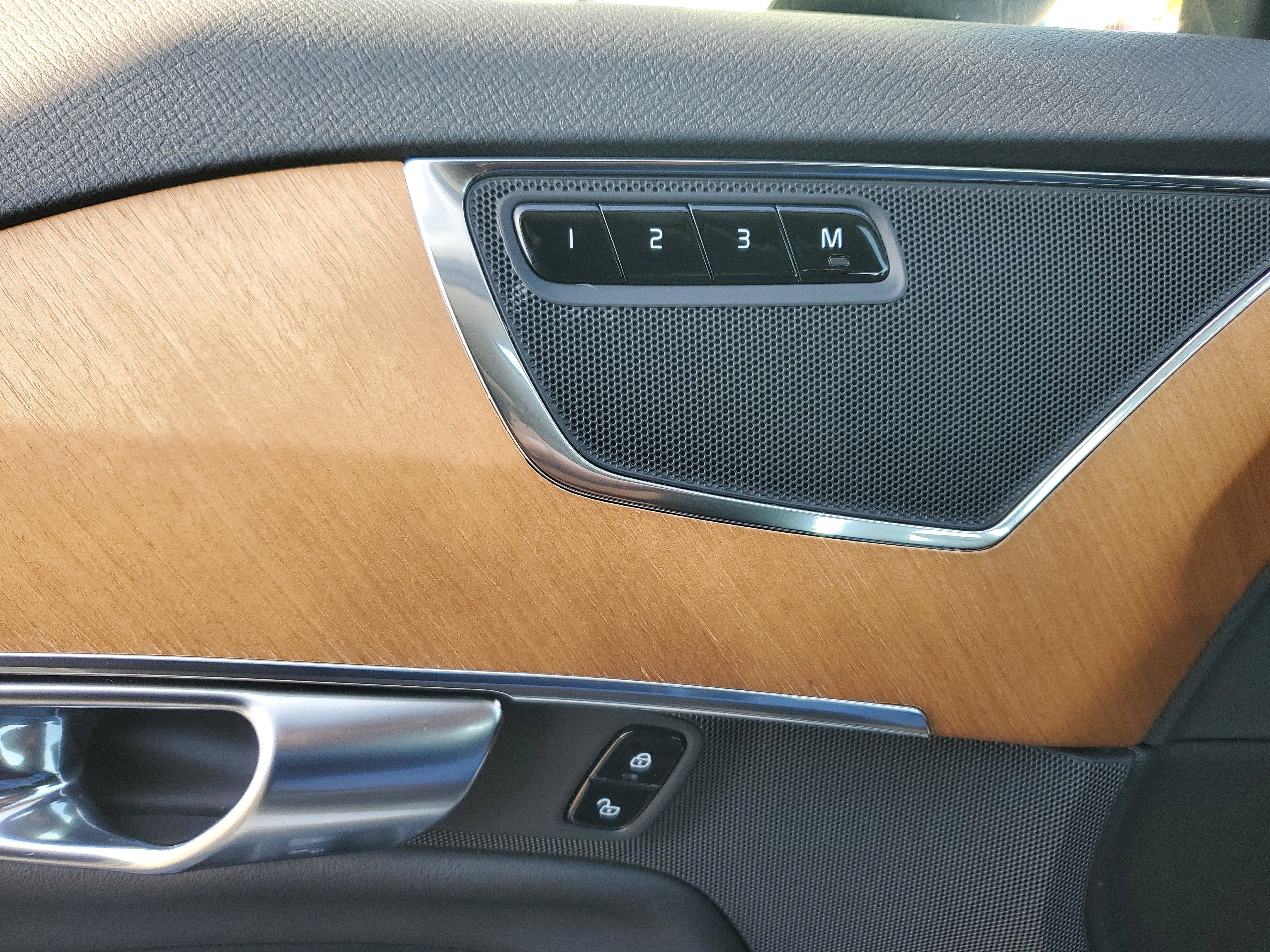 2023 Volvo XC90 Plus 4WD