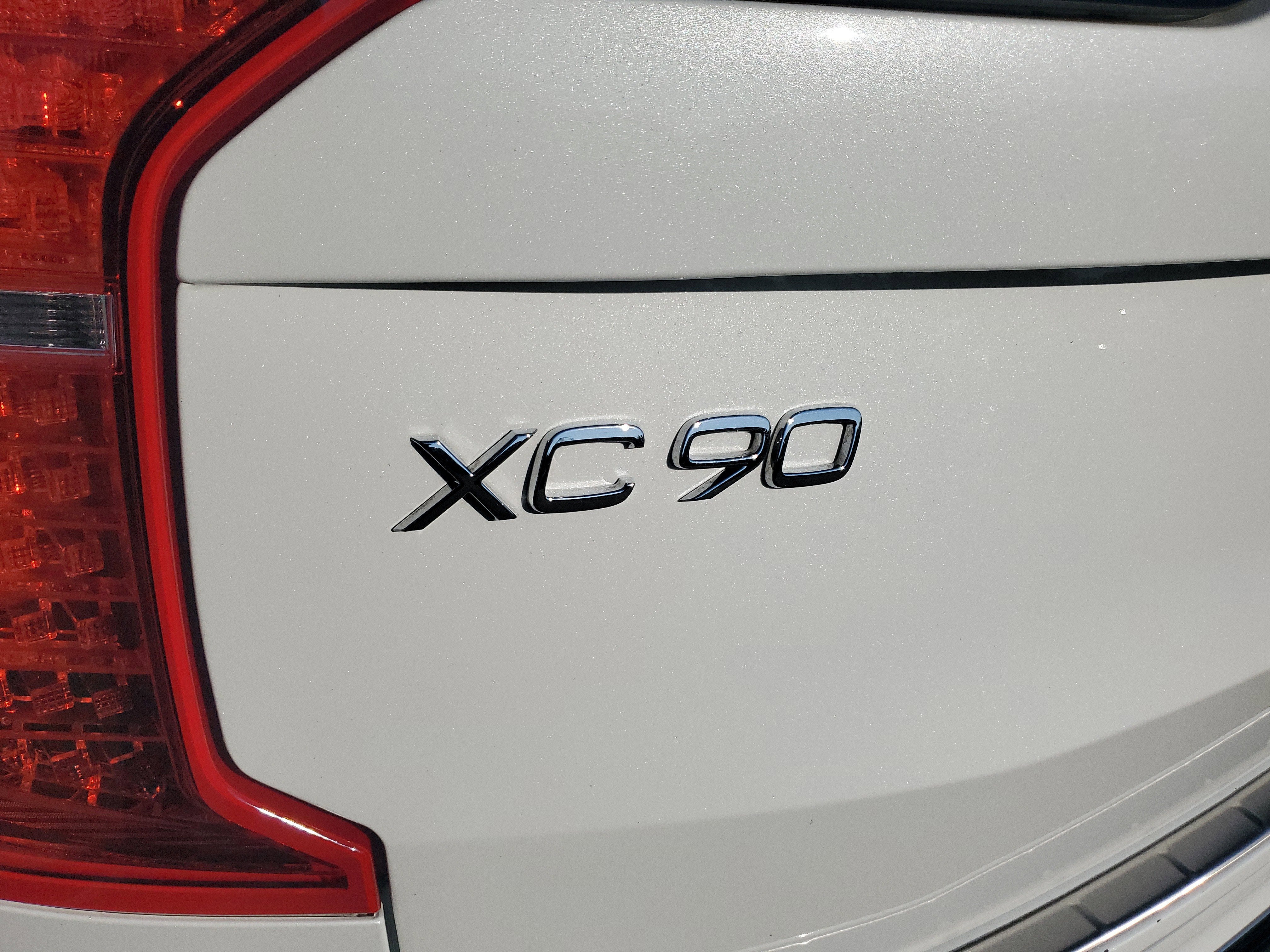 2023 Volvo XC90 Plus 4WD