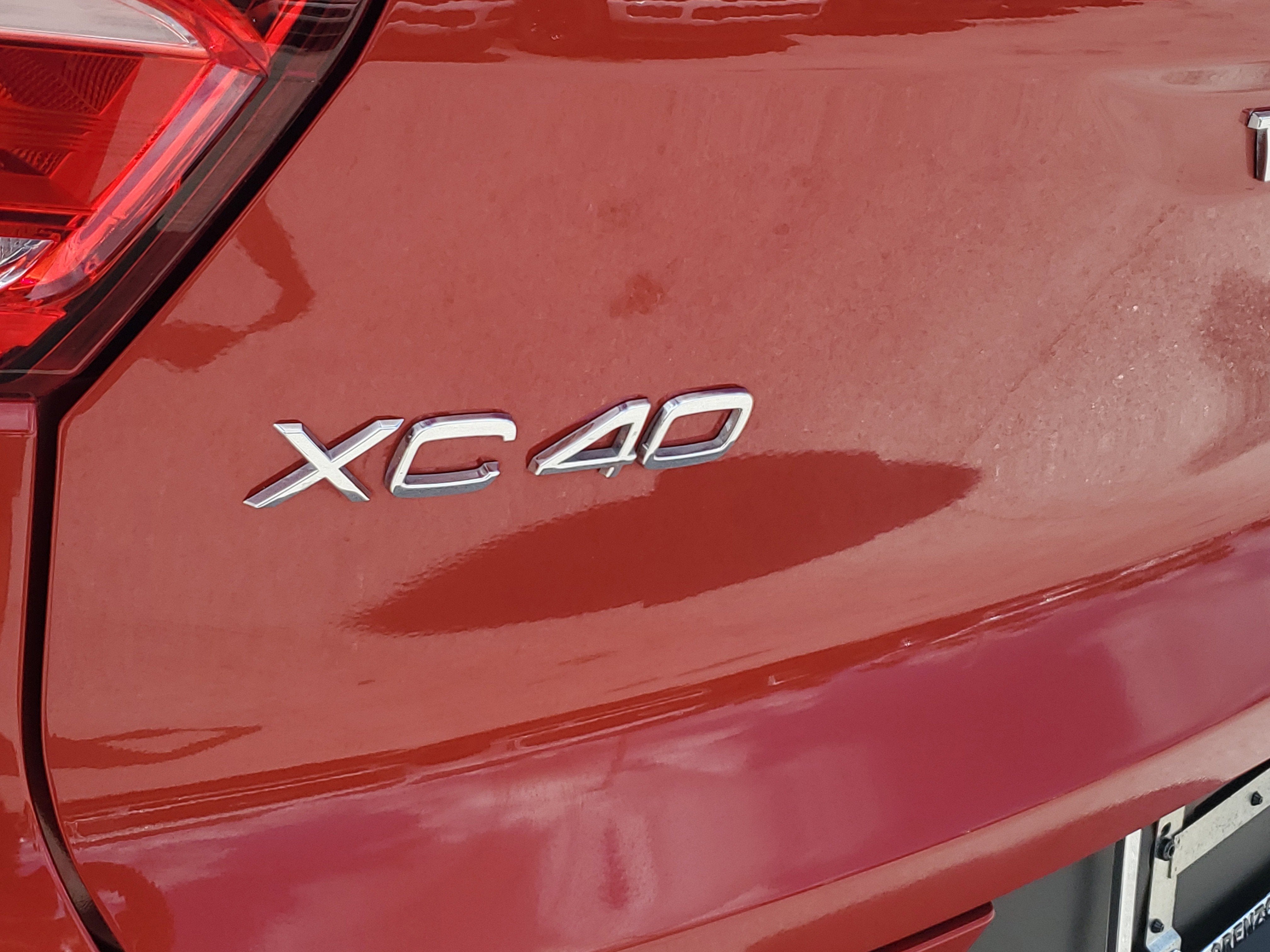 2021 Volvo XC40 P8