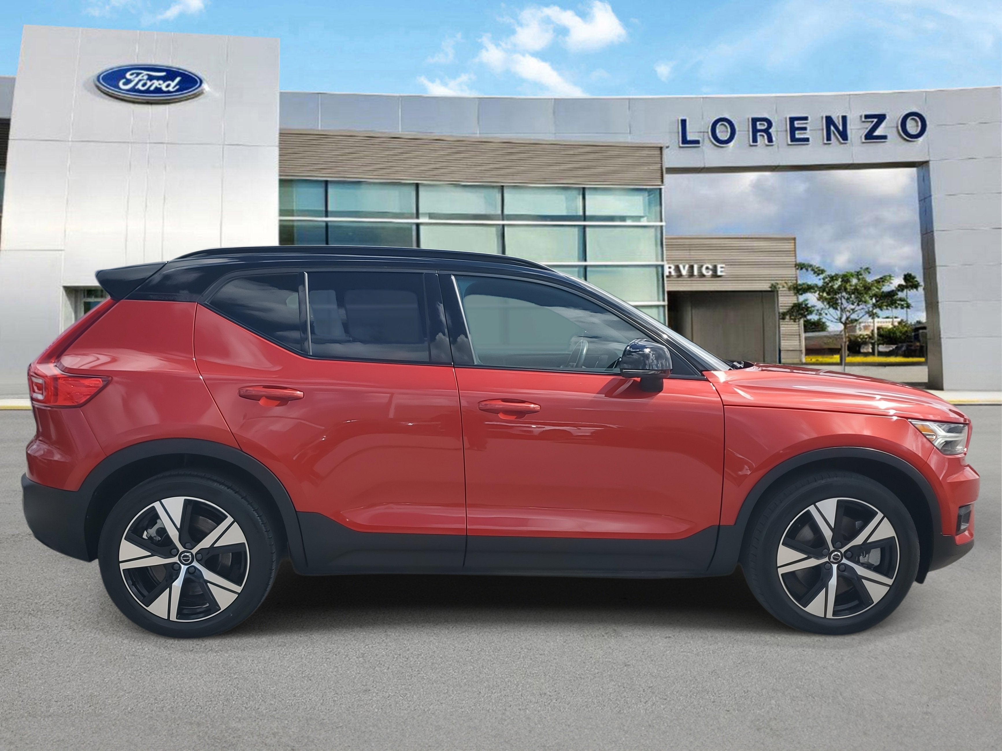 2021 Volvo XC40 P8