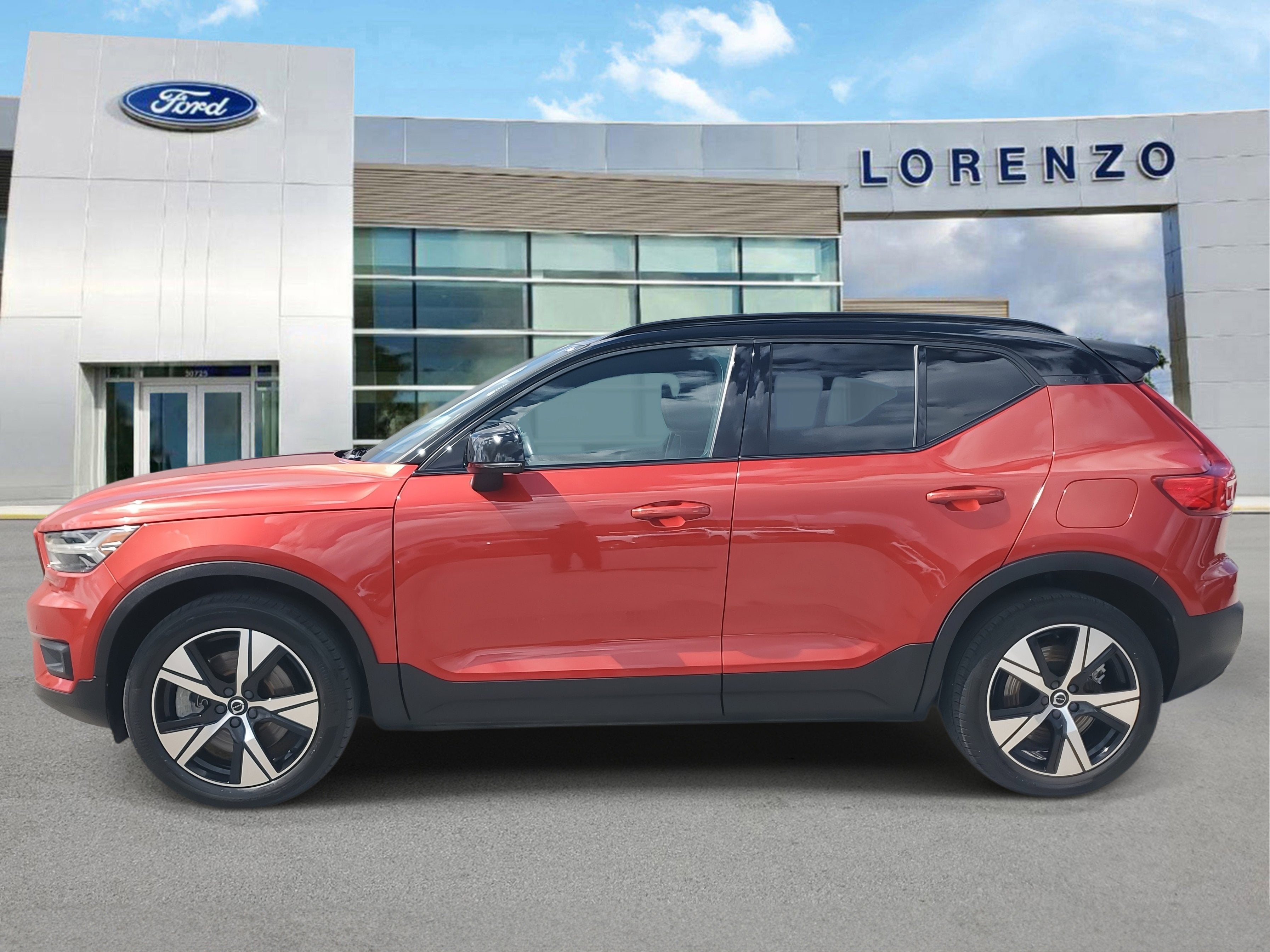 2021 Volvo XC40 P8