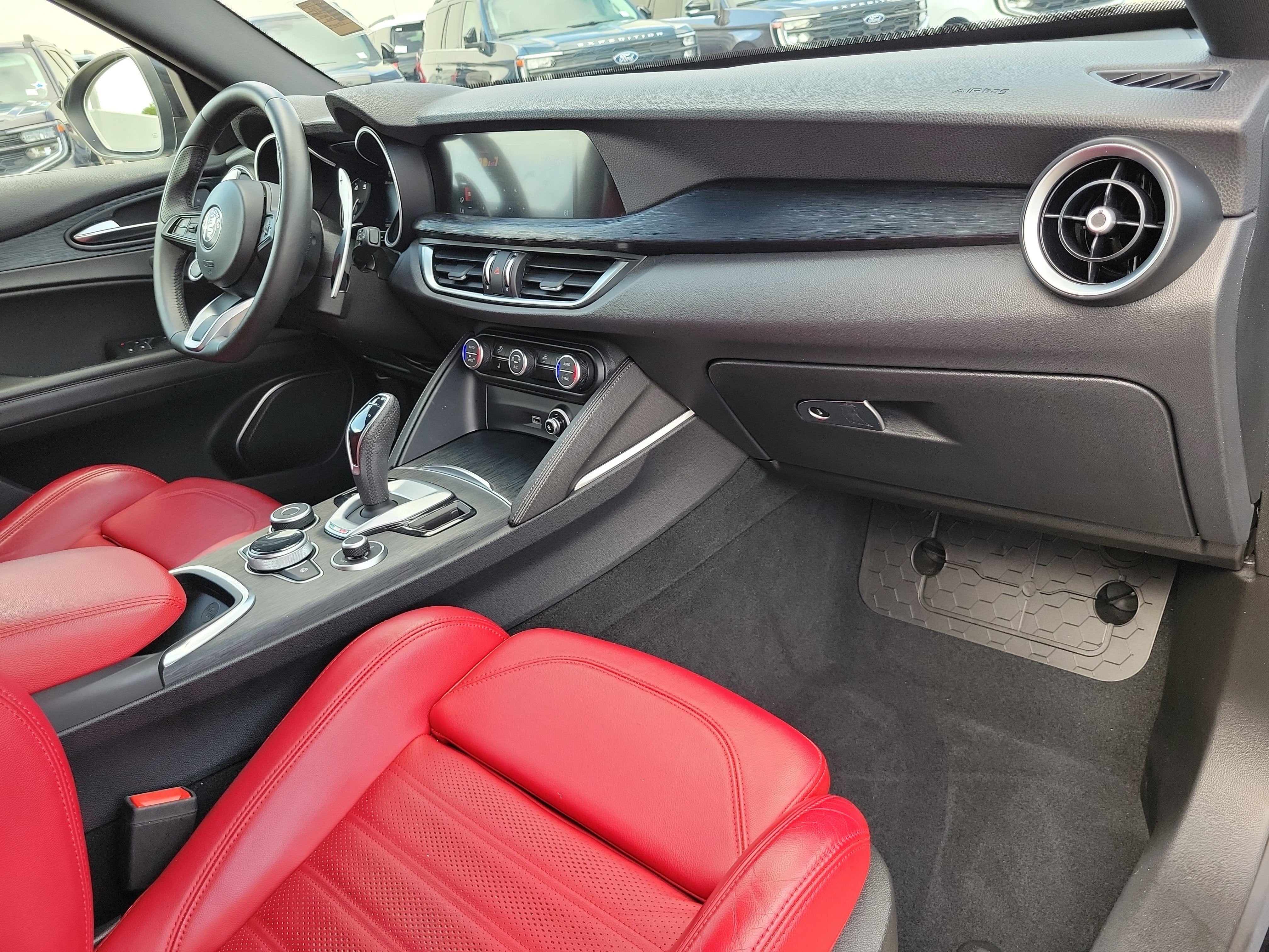 2023 Alfa Romeo Stelvio Sprint